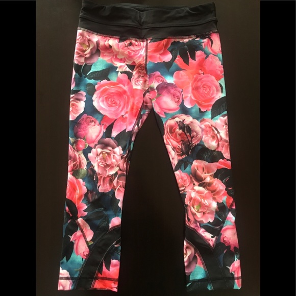 EUC-Lululemon Run:Inspire Crop II - Sz 6 - Picture 1 of 3